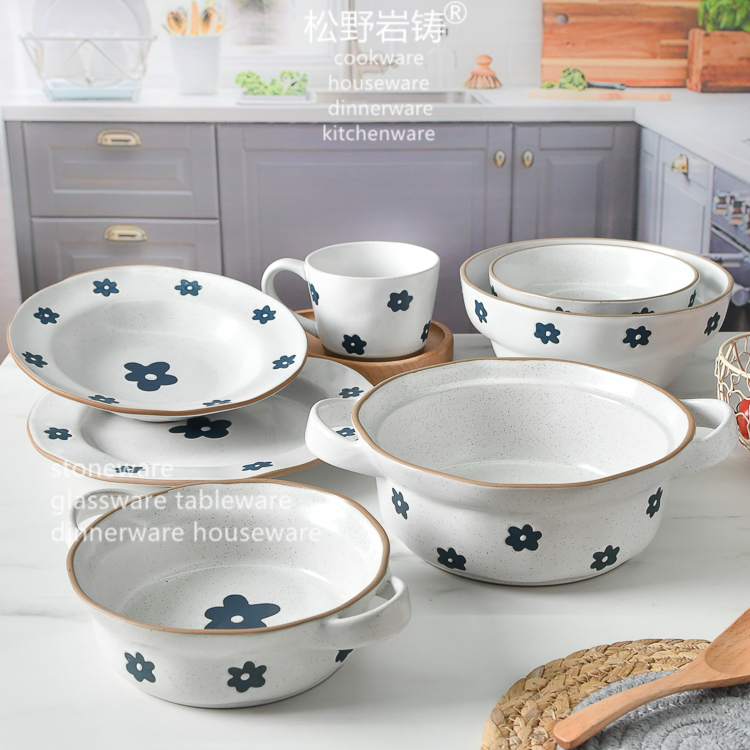 蓝花粗陶草帽意面盘水杯米饭碗