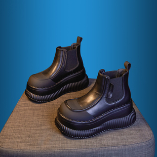 厚底短靴女冬季加绒切尔西烟筒靴小个子增高8cm松糕大头马丁靴子