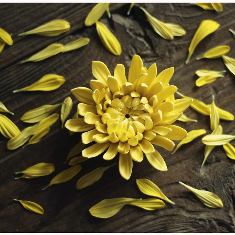 秋菊陶瓷手捏花茶宠摆件