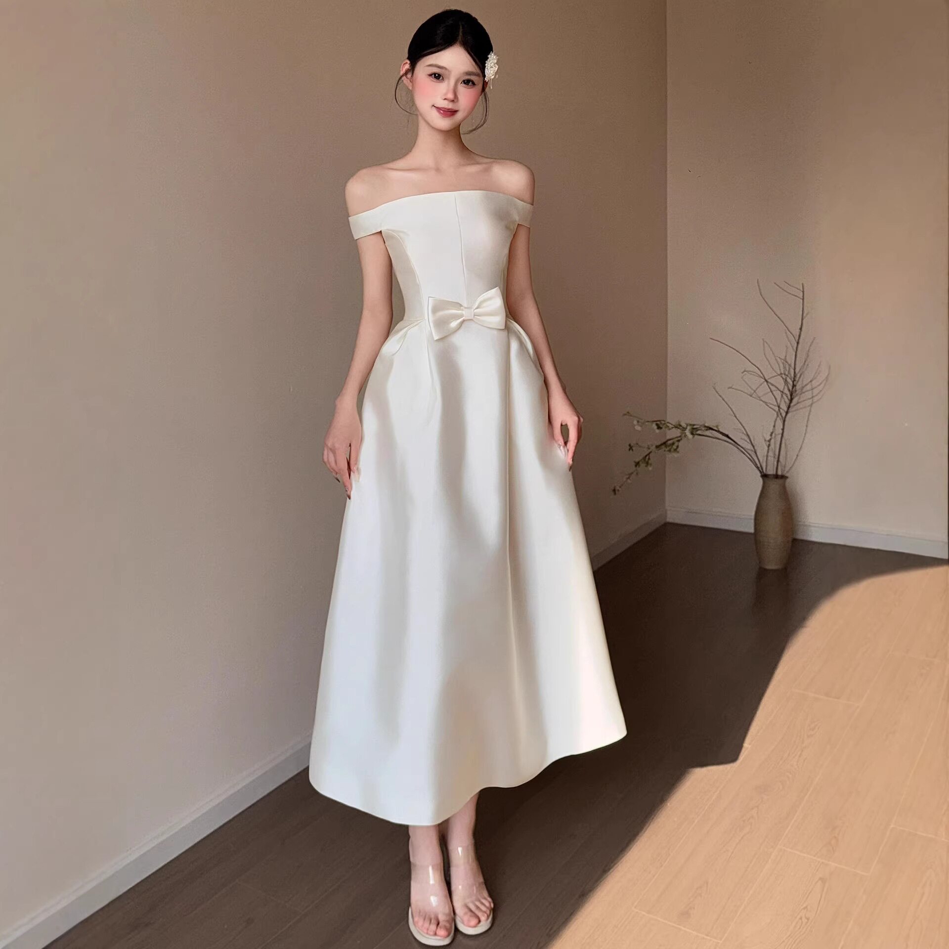 新娘出门轻婚纱简约轻便白色缎面订婚连衣裙小个子领证登记小礼服