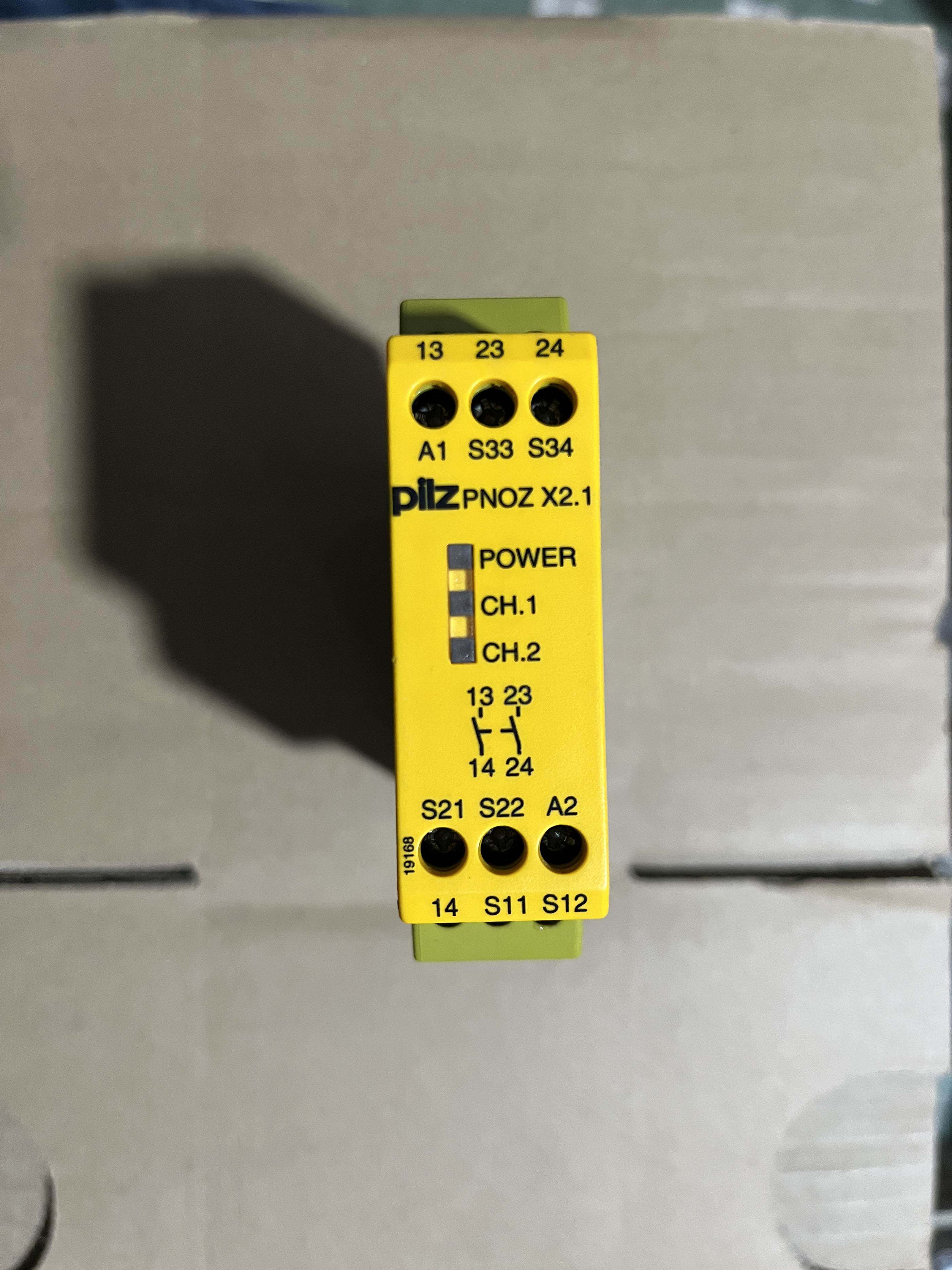 pilz 皮尔兹安全继电器 pnoz x2.1 24vac/dc 2n/0 询价