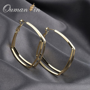 方形圈圈耳环高级感小众银针2024新款光面金色适合大脸的大耳圈