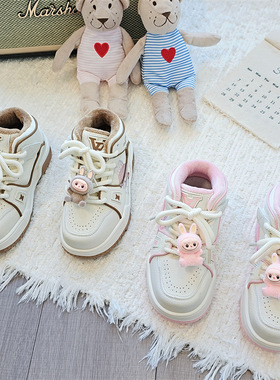 11633童鞋2025冬潮牌可爱卡通公仔男女童高帮靴休闲鞋板鞋运动鞋