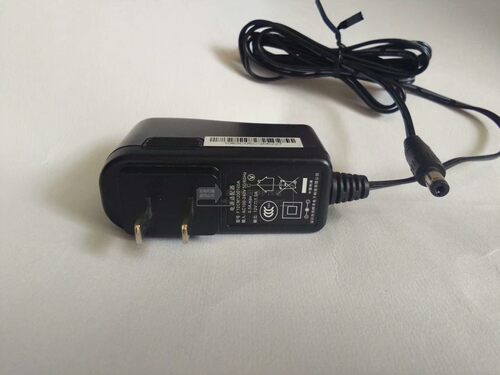 f12cn1200100a电源适配器输入ac100-240v50/60hz0.5a max 12v-1a