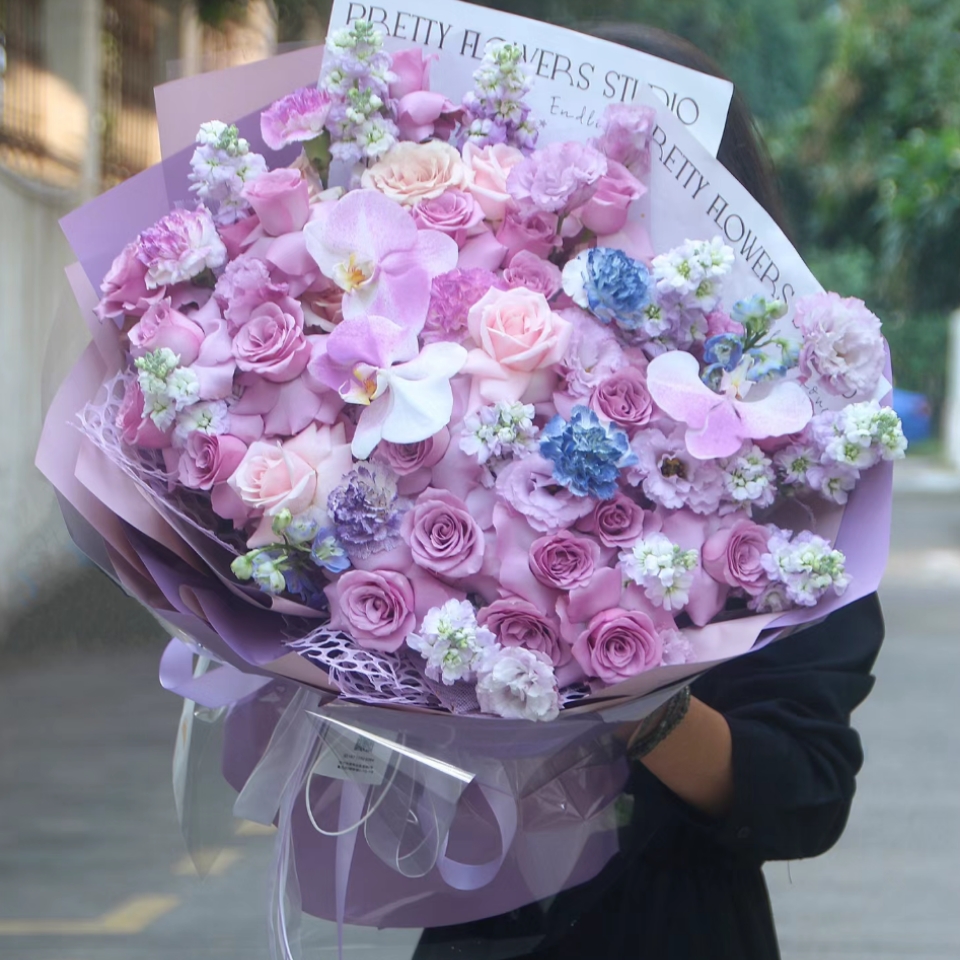 长春鲜花速递同城鲜花店送花向日葵香槟粉玫瑰康乃馨混搭花束