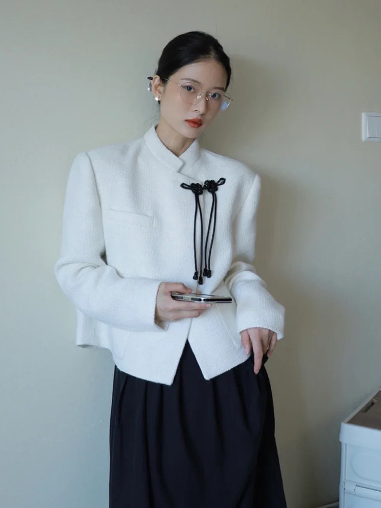 새로운 중국 스타일의 향상된 술 블레이저 여성 단추가 달린 경사 카디건 국가 스타일 긴팔 짧은 복고풍 외부 탑