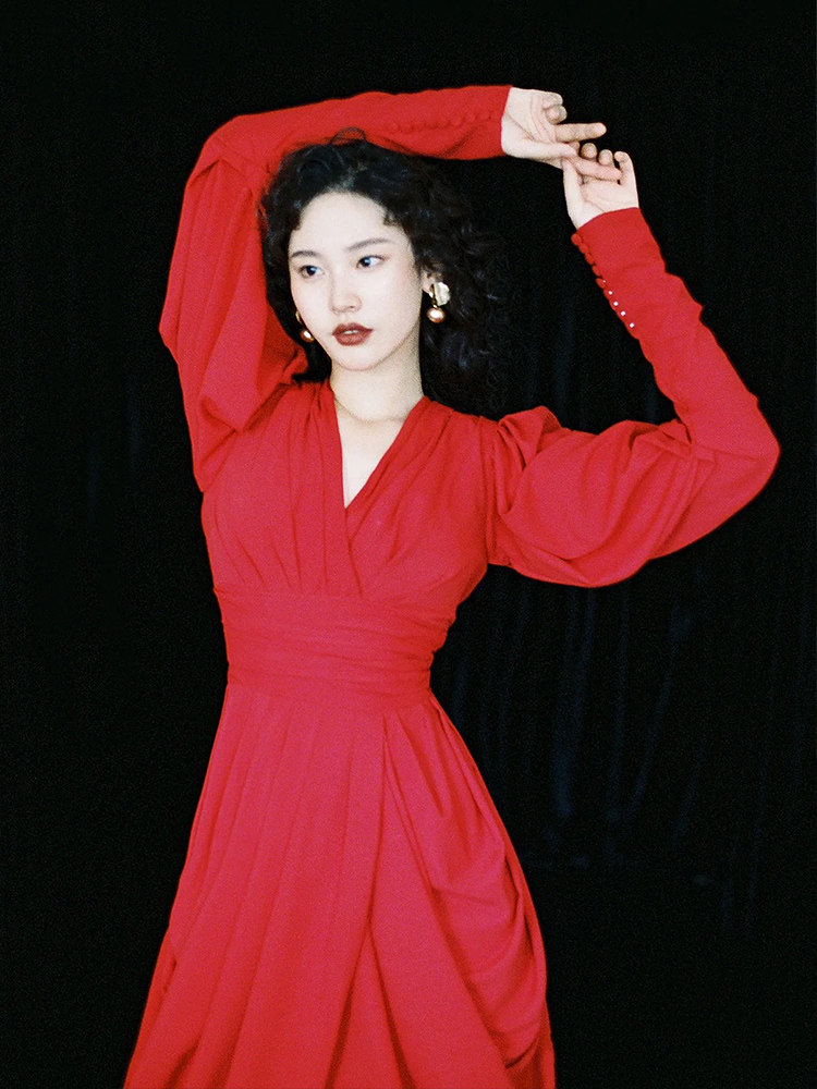 신부 웨딩 토스트 드레스 복고풍 홍콩 스타일 긴팔 V 넥 하이 엔드 기질 허리 슬리밍 여성용 레드 드레스