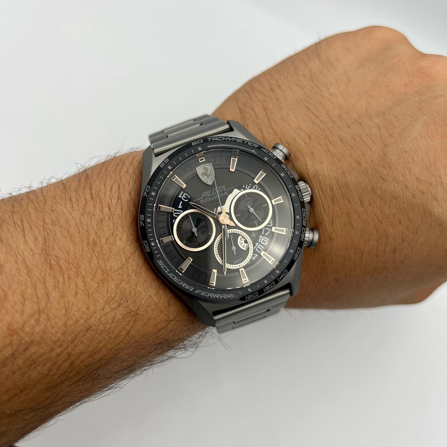 Ferrari法拉利哑光灰钢带石英表