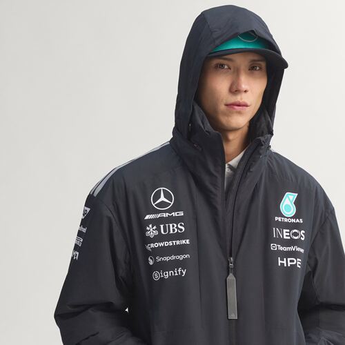 Adidas梅赛德斯联名外套
