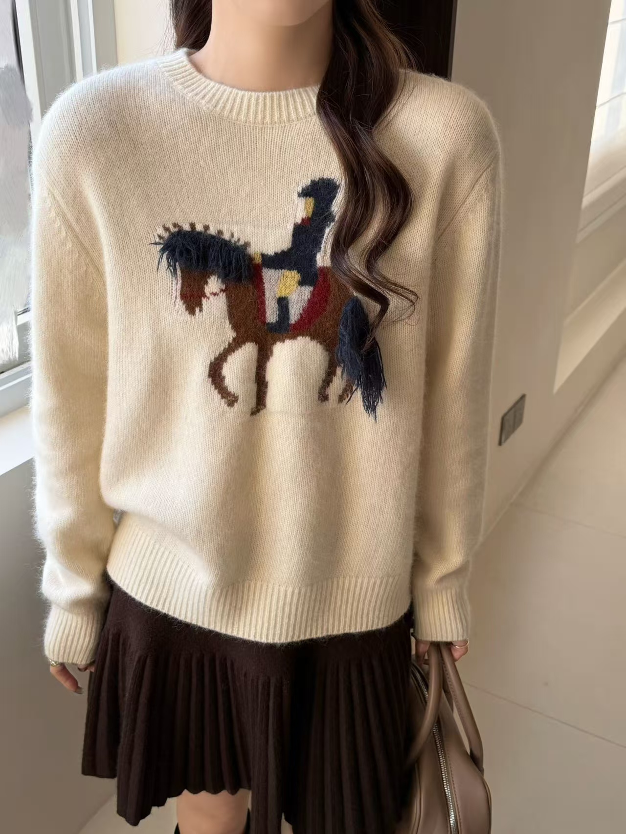 羊驼绒短款宽松刺绣卡通马时尚圆领套头毛衣女韩系针织衫66108潮