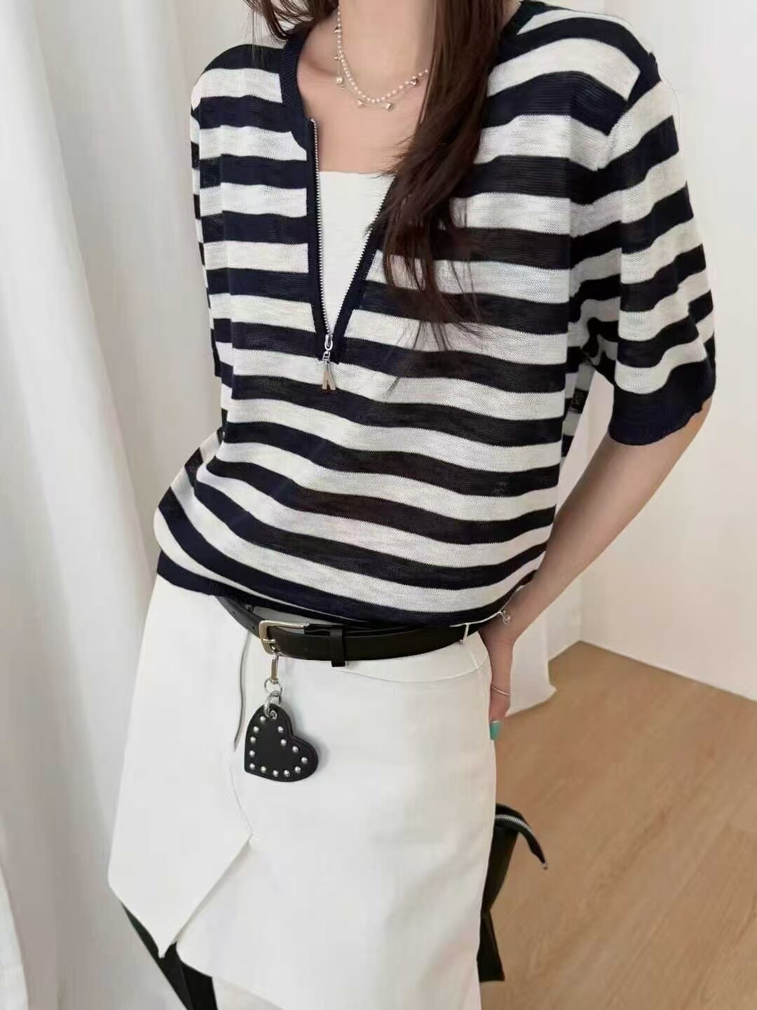 2026韩系简约时尚百搭V领新款条纹针织衫女V领短袖百搭显瘦款上衣