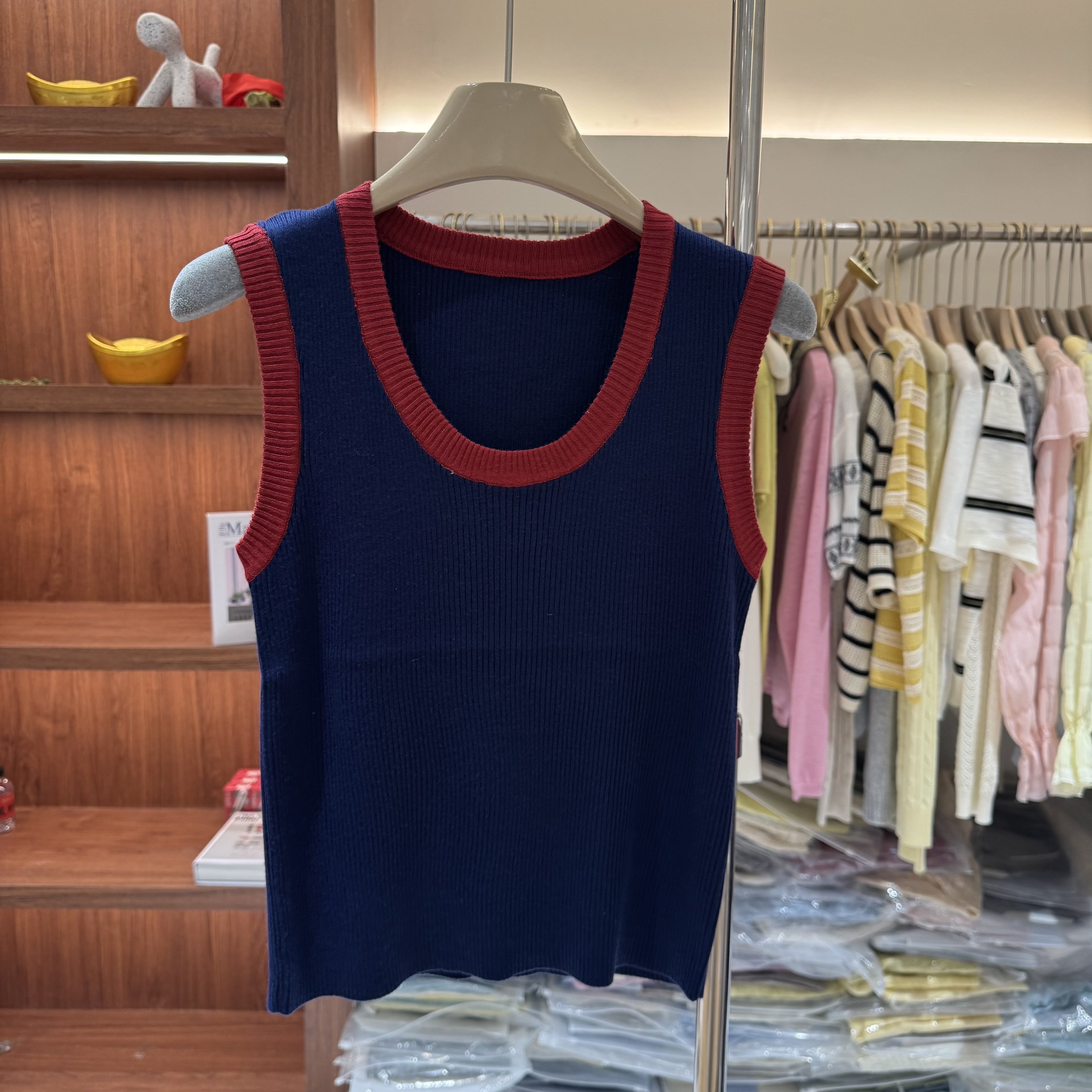 2026春夏新款圆领无袖撞色拼接针织背心女宽松显瘦打底上衣吊带衫