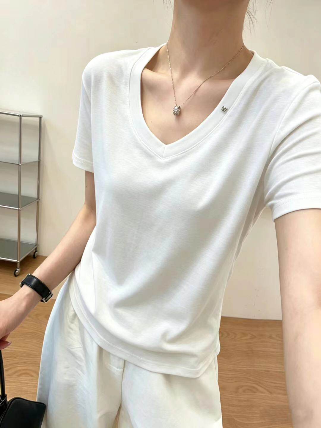 欧货简约V领纯色天丝短袖T恤女2026夏季亲肤百搭显瘦打底衫上衣潮