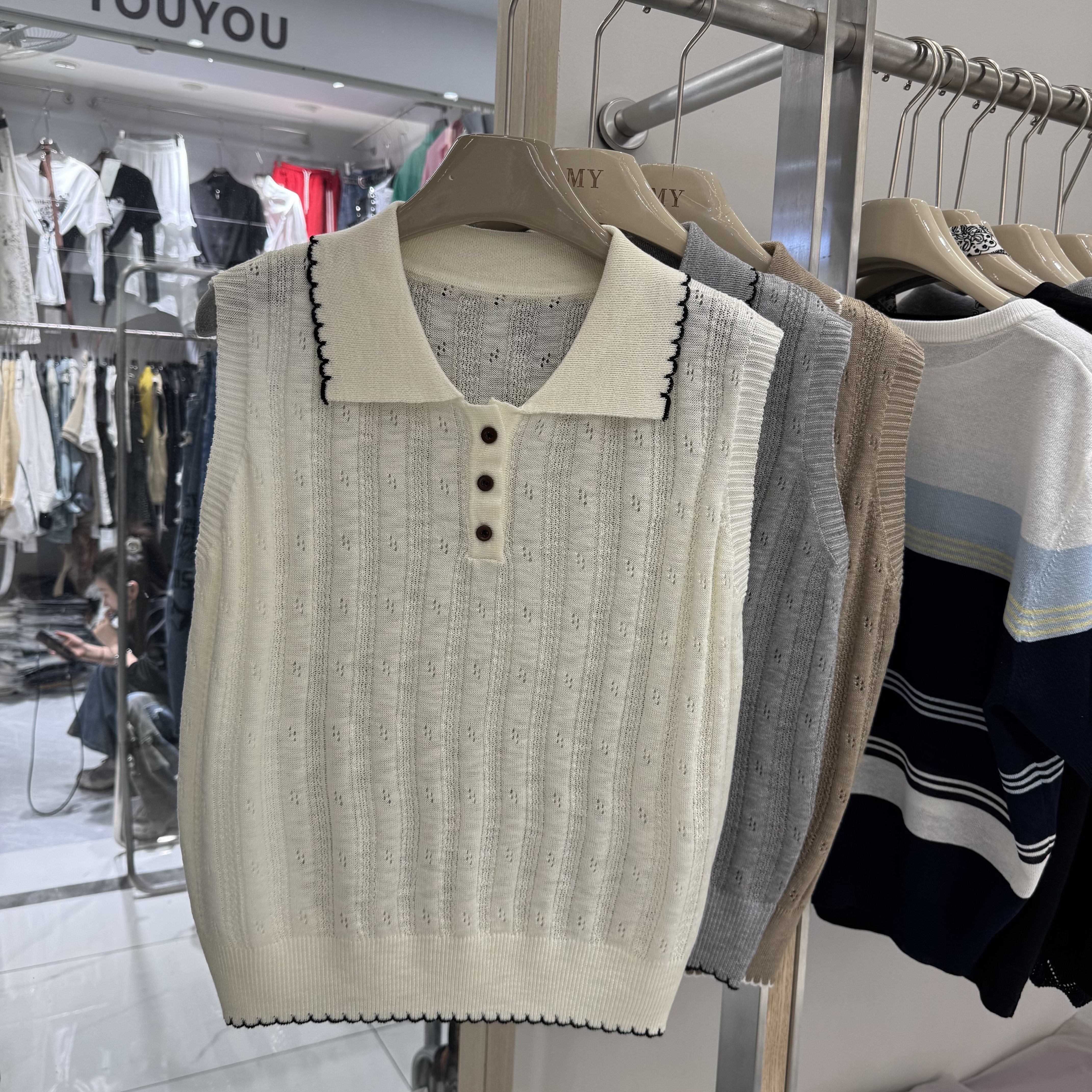 翻领无袖针织背心女显瘦毛衣上衣冰丝薄款亚麻夏拼色套头镂空钩花