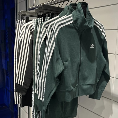 Adidas三叶草 女子运动休闲潮流针织夹克外套半身裙IY7278 IW3162