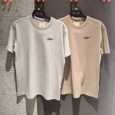 Nike耐克 新款男子运动休闲潮流刺绣宽松球鞋印花短袖T恤 IV2639