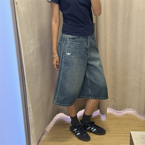 Adidas三叶草 女子运动休闲潮流牛仔复古水洗七分裤中长裤 KW2003