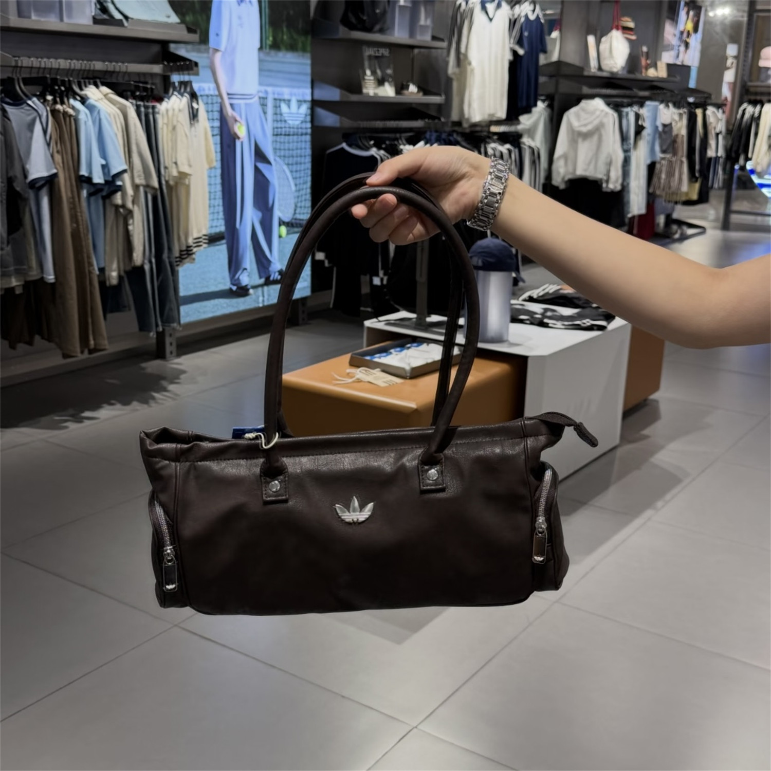 Adidas三叶草 女子运动休闲潮流复古手提包单肩包腋下包 LD4297