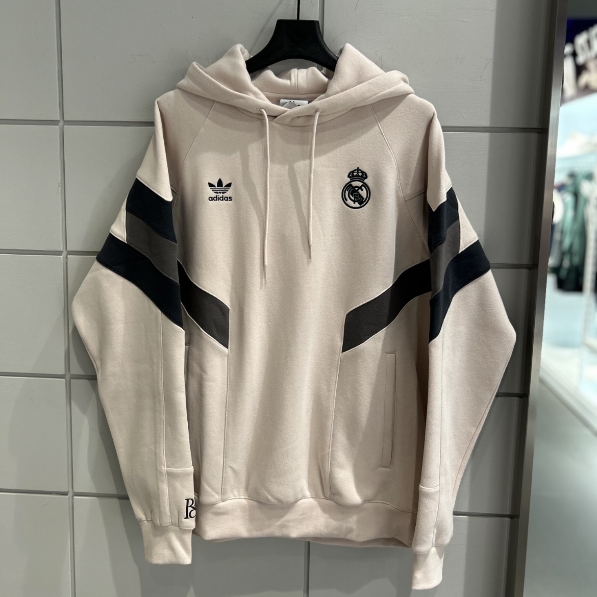 Adidas三叶草 皇马男子运动休闲潮流加绒足球连帽卫衣帽衫 IM7466