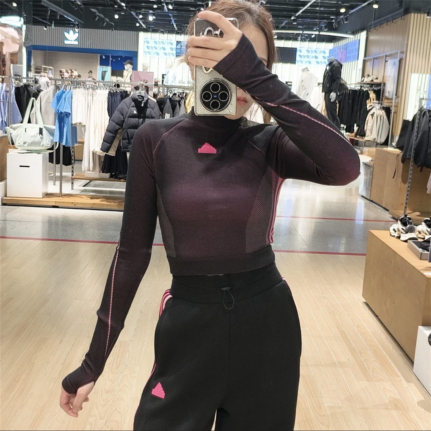 Adidas阿迪达斯 女子运动休闲潮流速干透气短款长袖T恤 JJ1083,运动服/休闲服装,运动T恤,淘宝优惠券,粉丝福利购,淘宝优惠卷