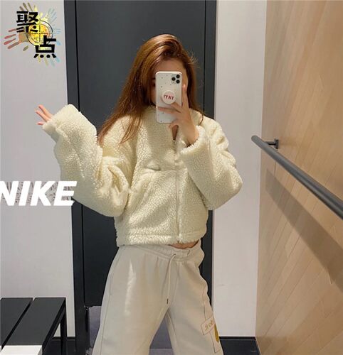 耐克新款女子大勾限定羊羔绒