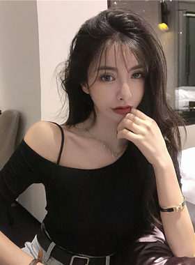 白色修身半袖漏单肩T恤女性感小心机露背吊带上衣锁骨设计感女装