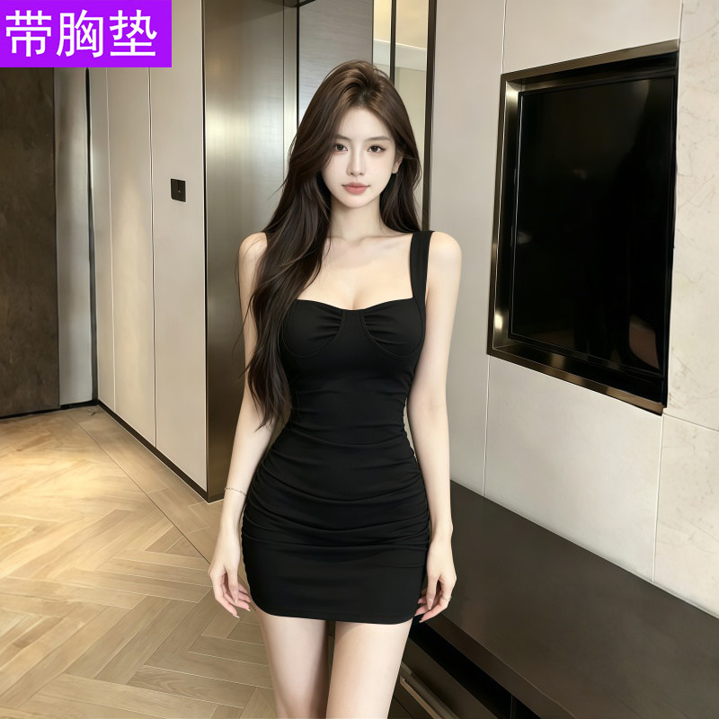 纯欲性感辣妹吊带修身气质显瘦带胸垫包臀裙女夏季短裙披肩套装