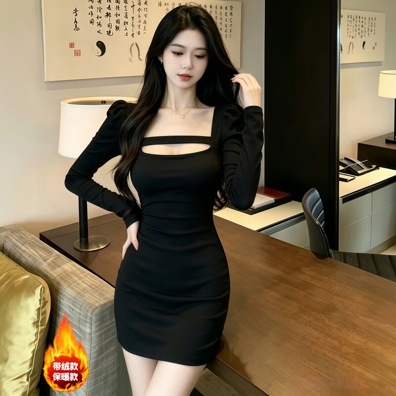 法式御姐风小众设计感绝美包臀连衣裙女修身显瘦气质方领打底短裙