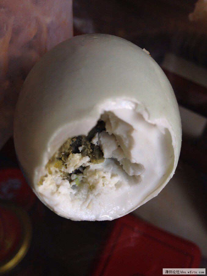 臭鹅蛋咸闻起来臭吃起来香