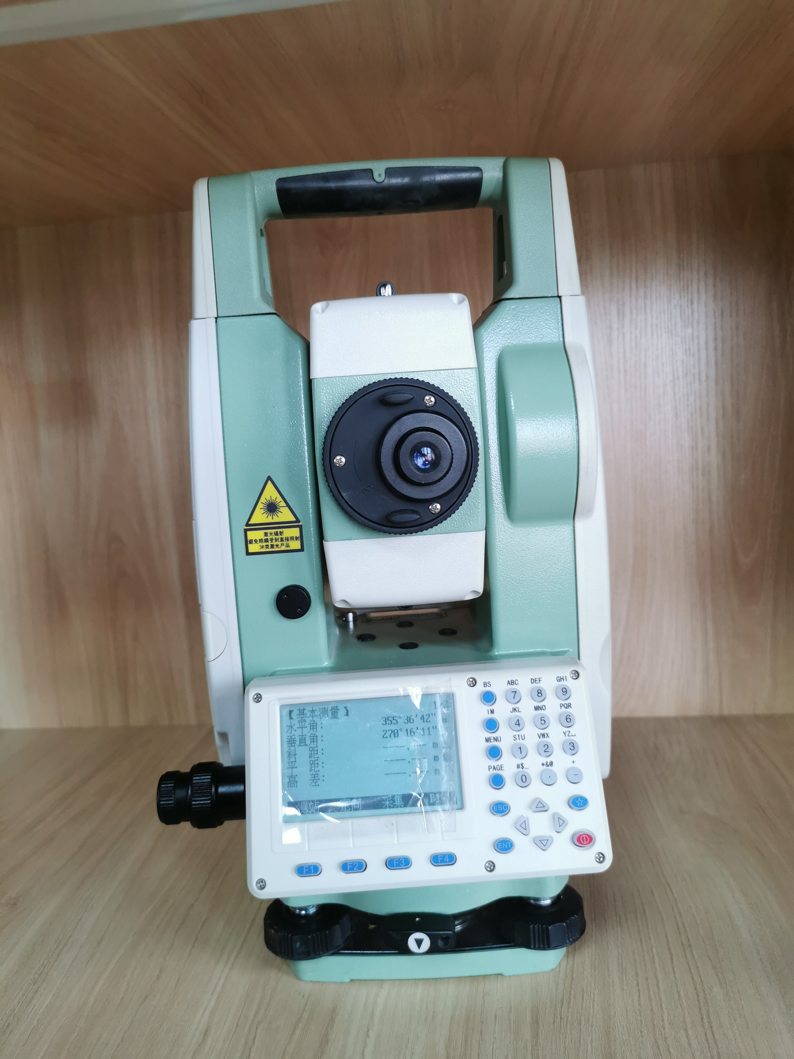 二手全站仪南方三鼎sts722r10带蓝牙免棱镜1000米SD卡数据传输