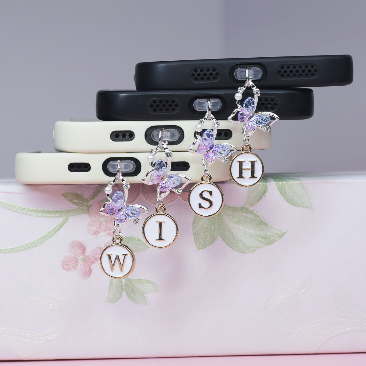 26英文字母和水钻珍珠蝴蝶精致的手机防尘塞挂饰适用小米苹果华为,3C数码配件,手机防尘防水配件,淘宝优惠券,粉丝福利购,淘宝优惠卷