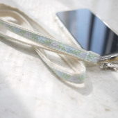 原创手工刺绣布艺小众手机挂脖带子纯棉防过敏防摔手机链田园风