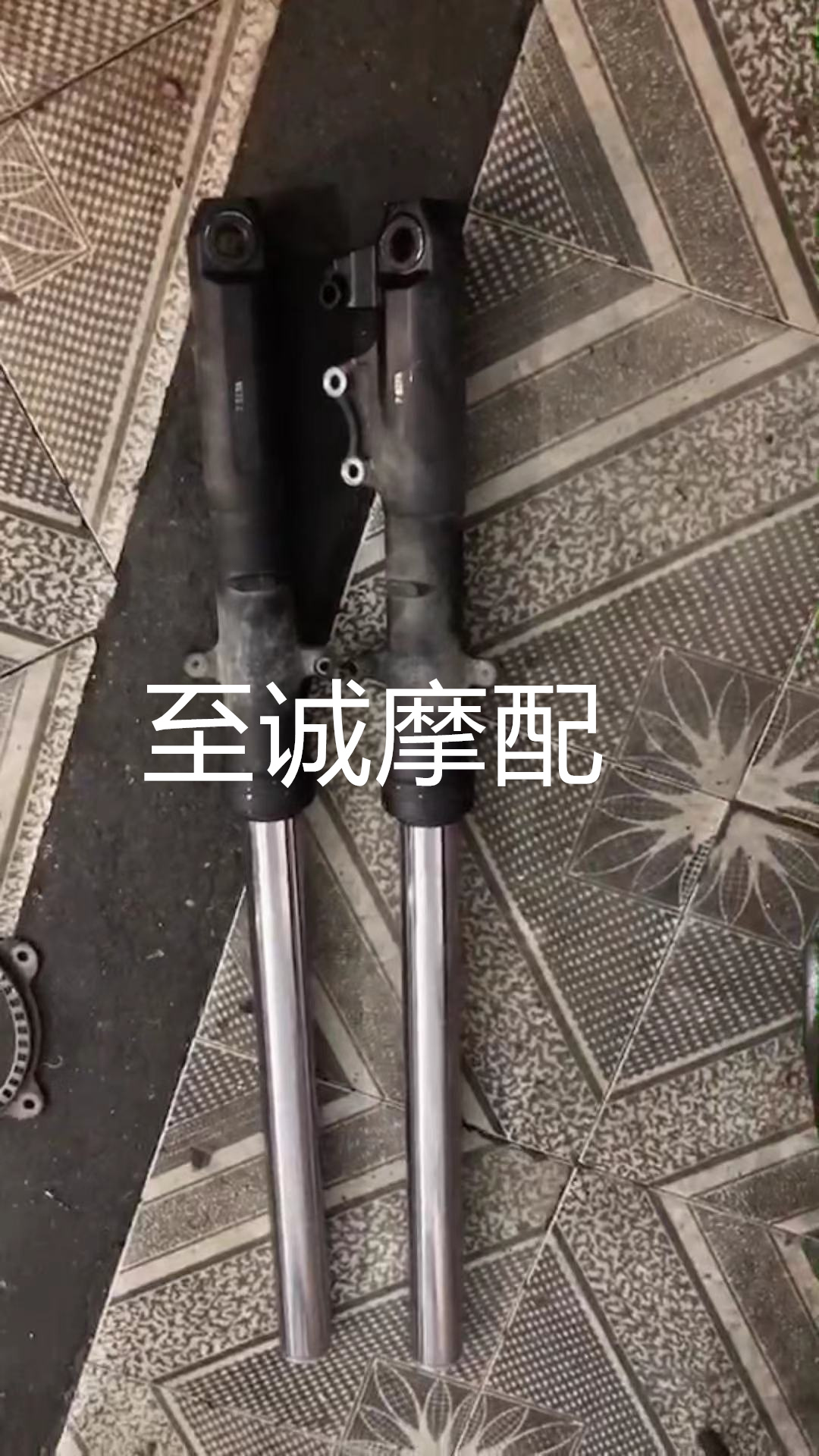 适用于川崎小异兽Versys-X250 300X前避震器 前后减震 前倒置减震