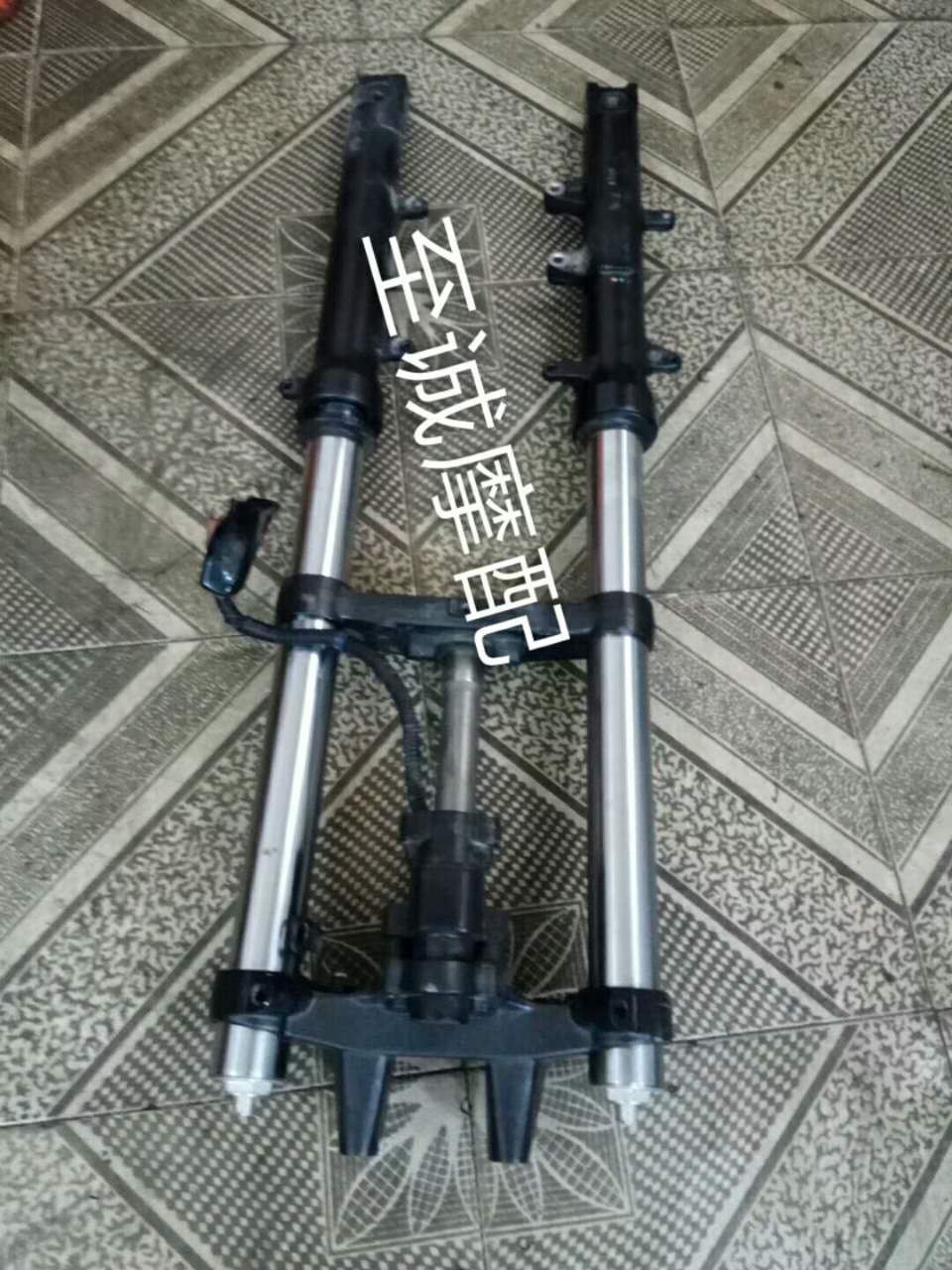 碣石实体店（至诚摩配） 诚信承接修复翻新各种大排摩托车配件 外壳 电镀 抛光 喷漆 需要直接联系店家！！！