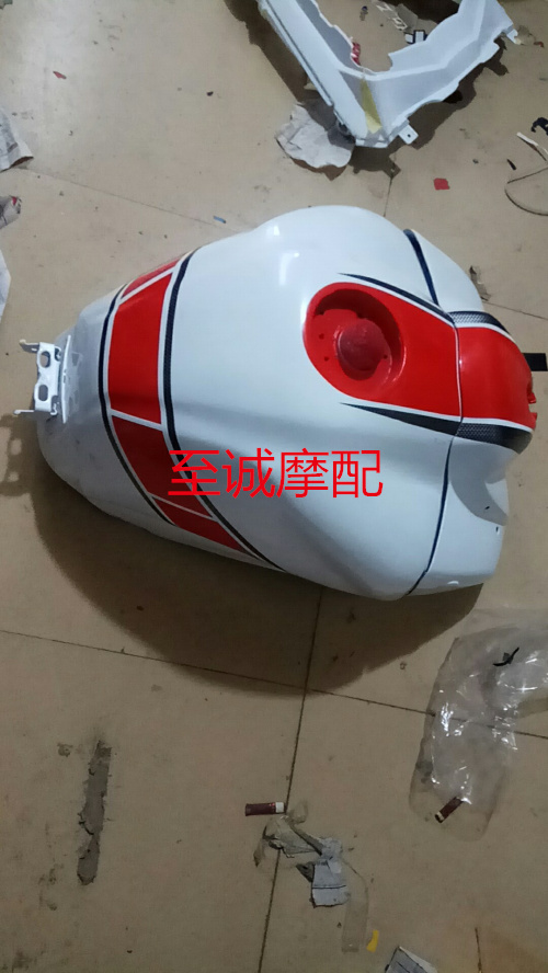 YAMAHA 雅马哈 FZ6 FZ8 FZ1 06-12年油箱总成 维修翻新 电焊翻新