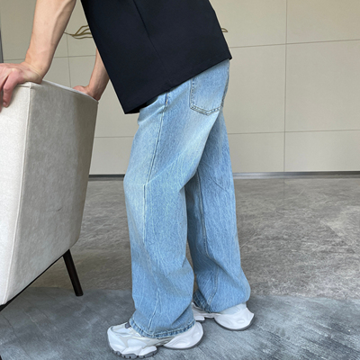 闪电裂纹水洗蓝牛仔裤