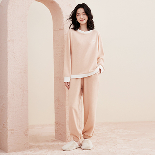 顶呱呱女士秋冬摇粒绒睡衣套装可爱印花圆领套头舒适可外穿家居服