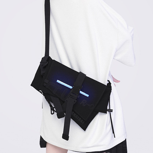 YONAIGA 斜挎包骑行LED发光背包男单肩包包胸包女 原创设计ins工装