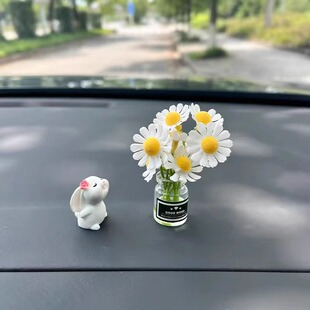 小兔新款 饰品 茉莉花中控治愈饰品车载迷你花瓶摆件香水汽车内饰装