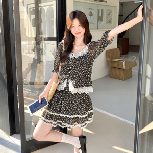 蕾丝拼接黑色碎花衬衫短裙套装女夏2025新款超火两件套流行减龄图片
