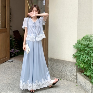蓝色蕾丝拼接v领衬衫阔腿裤两件套女2025夏季新款法式高级感浪漫图片