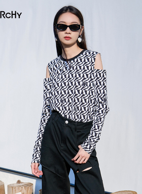 LARCHY来尔佳昵2024春装露肩圆领小衫