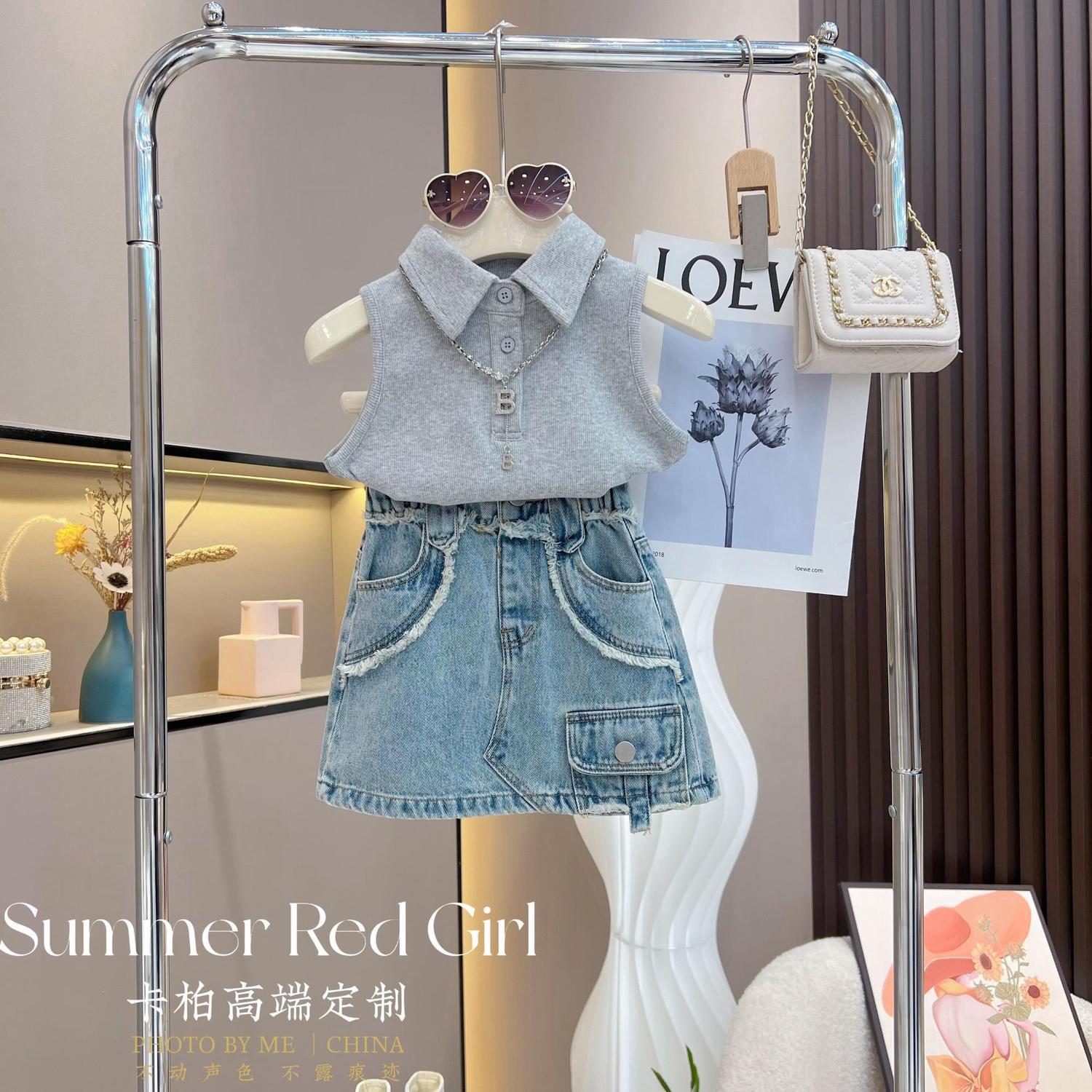 女童夏季套装2024新款韩版休闲翻领无袖T恤简约牛仔裤短裙两件套图片