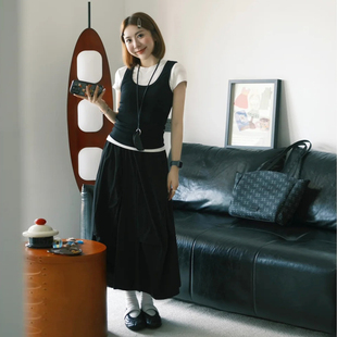 暗黑系黑色半身裙女设计感小众高腰大摆伞裙夏季垂感日式工装裙子