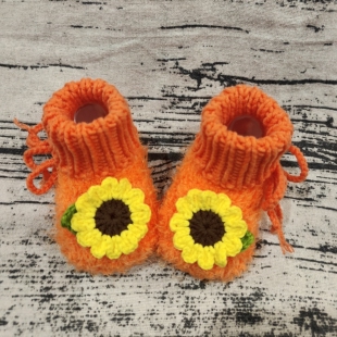 桔红色手工宝宝鞋可爱向日葵保暖鞋新生儿鞋厚款棉鞋绒绒保暖童鞋