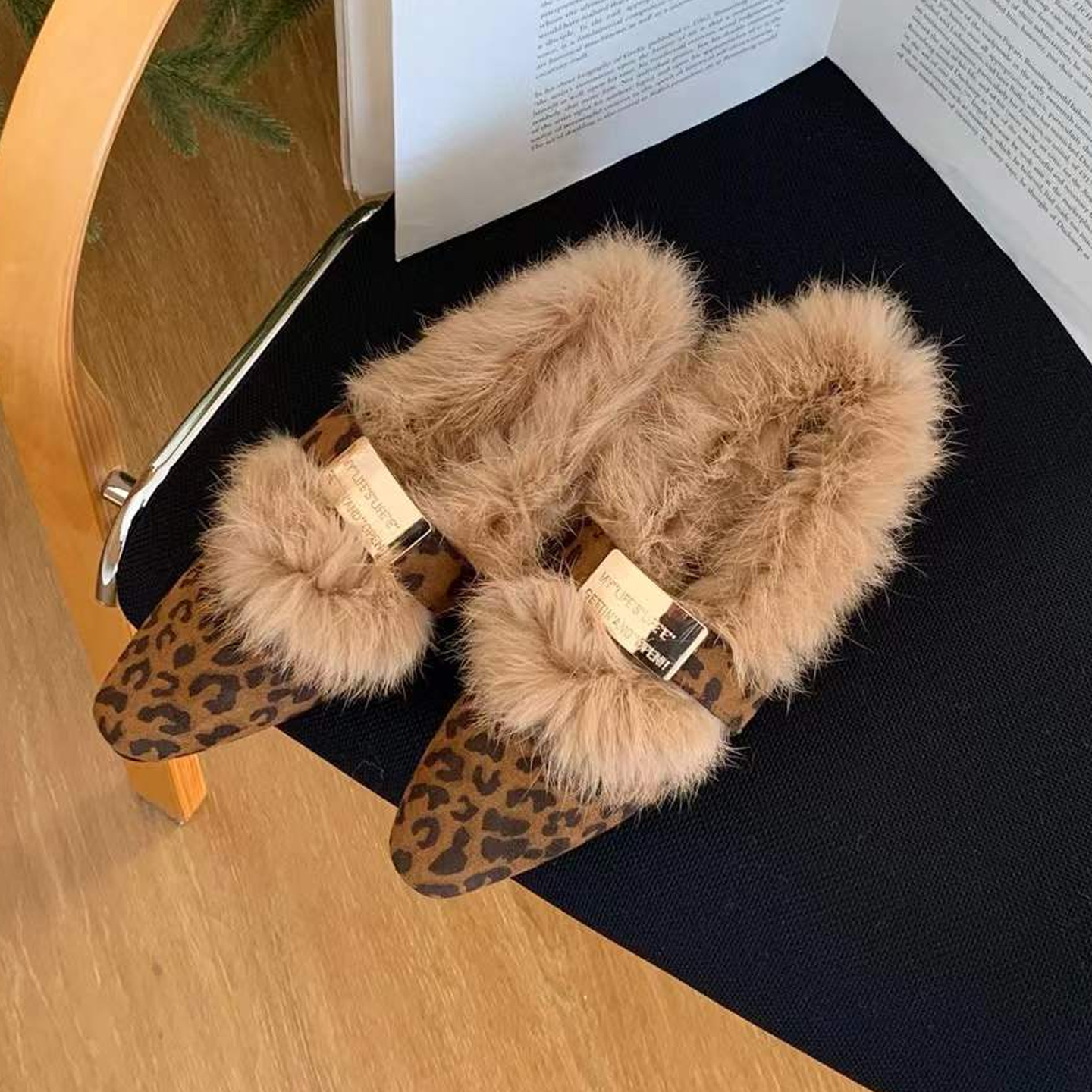 韩版平底低跟真兔毛长毛加绒金属扣复古装饰一字绑带豹纹女鞋子冬