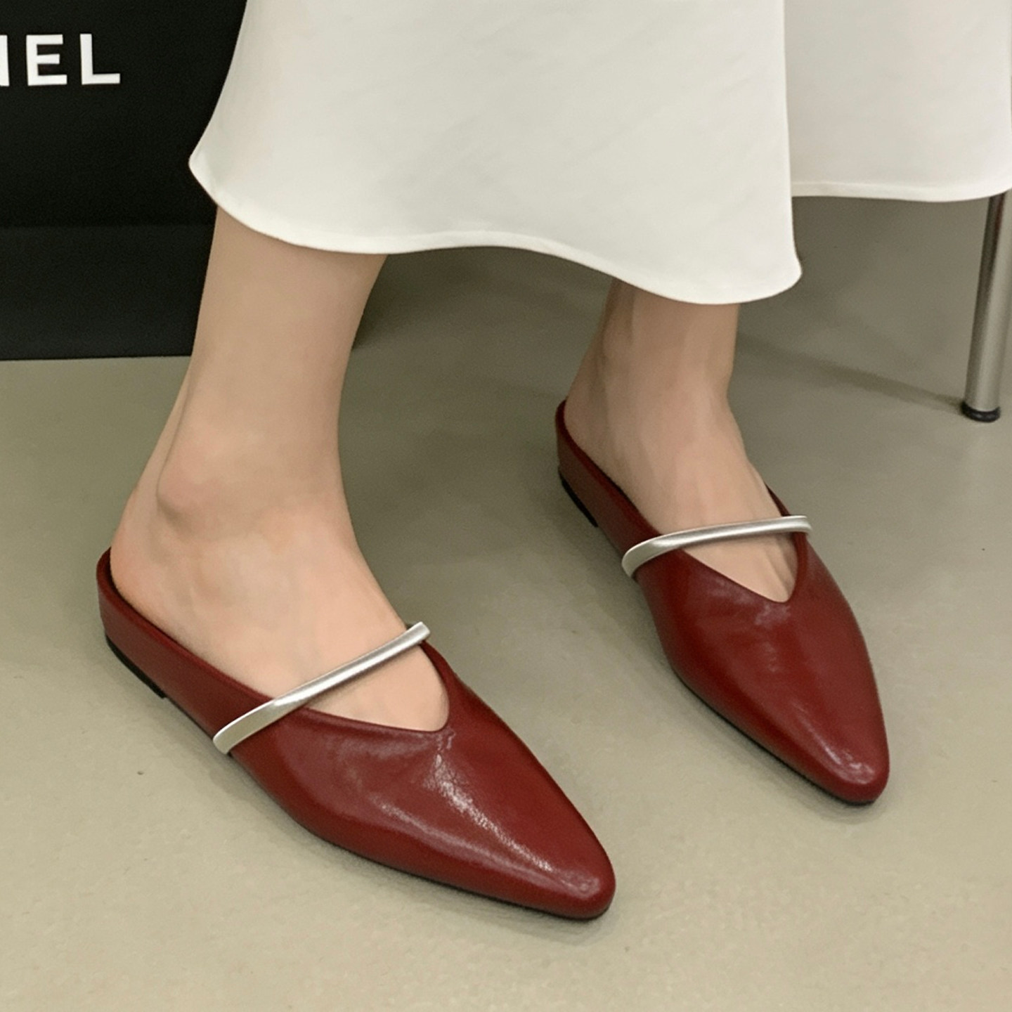 欧美时尚尖头包头半拖鞋一字绑带伸缩金属带平底低跟懒人拖女鞋春