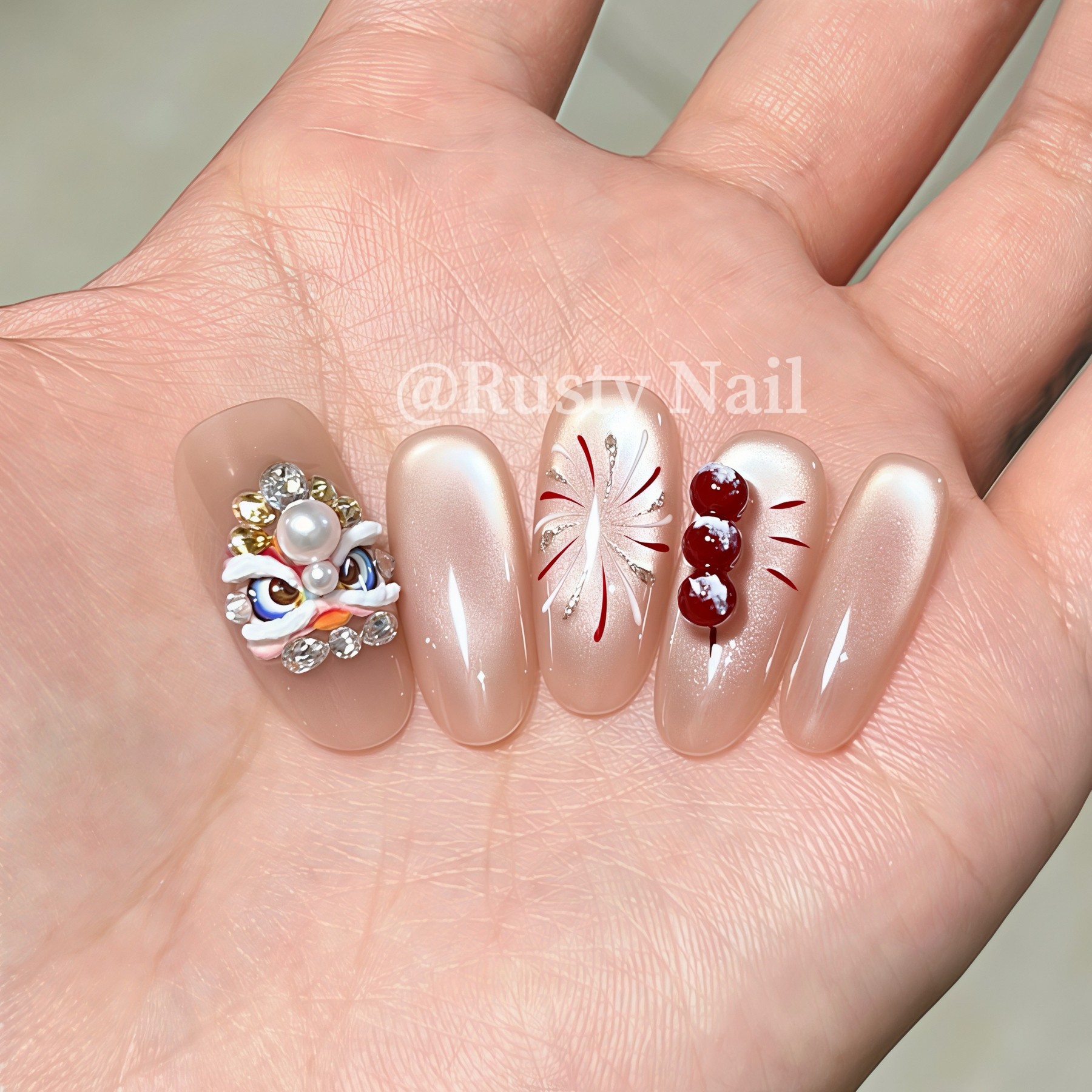 【醒狮纳福】高级感轻奢粉色猫眼纯手工穿戴甲新年招财糖葫芦美甲,彩妆/香水/美妆工具,穿戴甲/甲片,淘宝优惠券,粉丝福利购,淘宝优惠卷