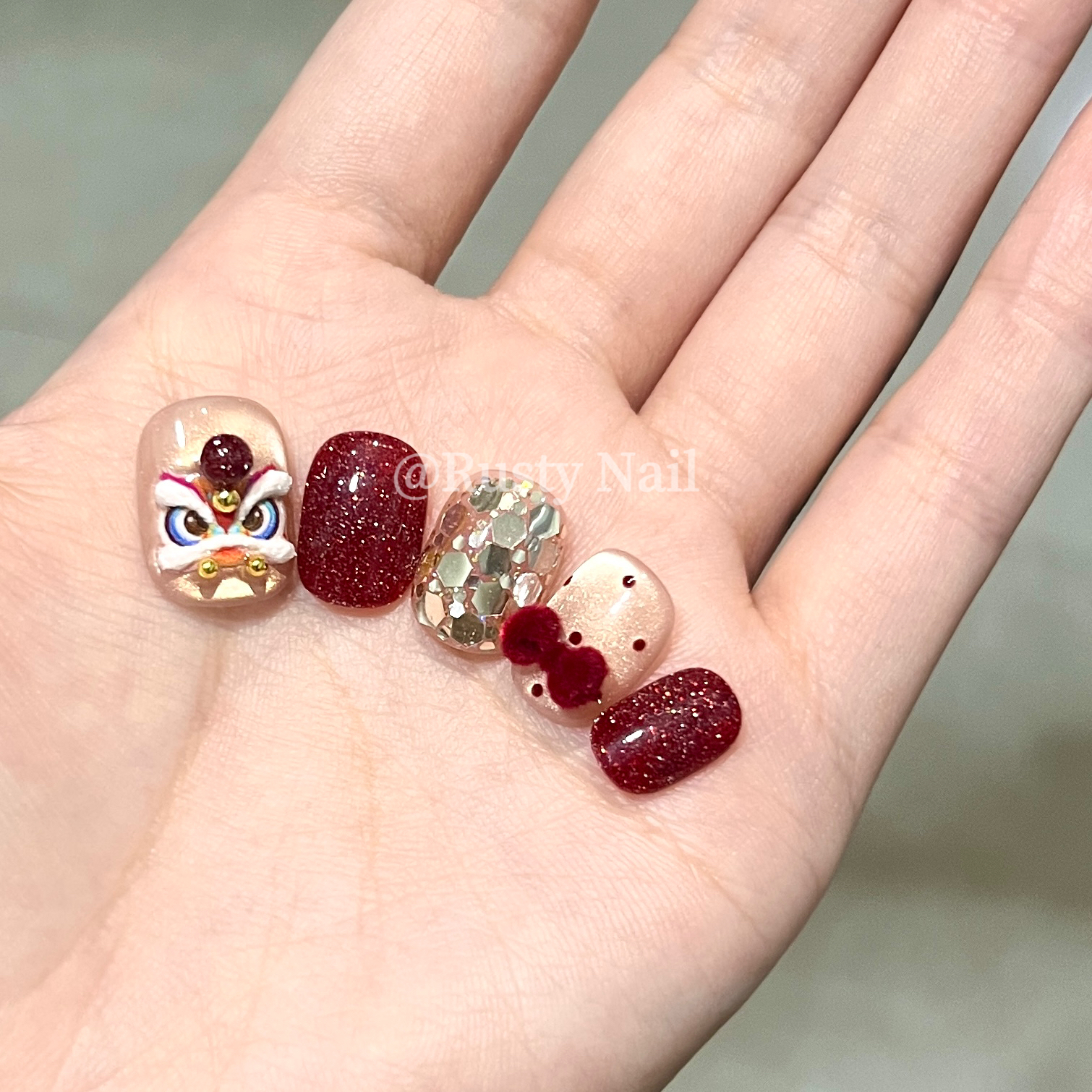 新年红色醒狮猫眼纯手工穿戴美甲