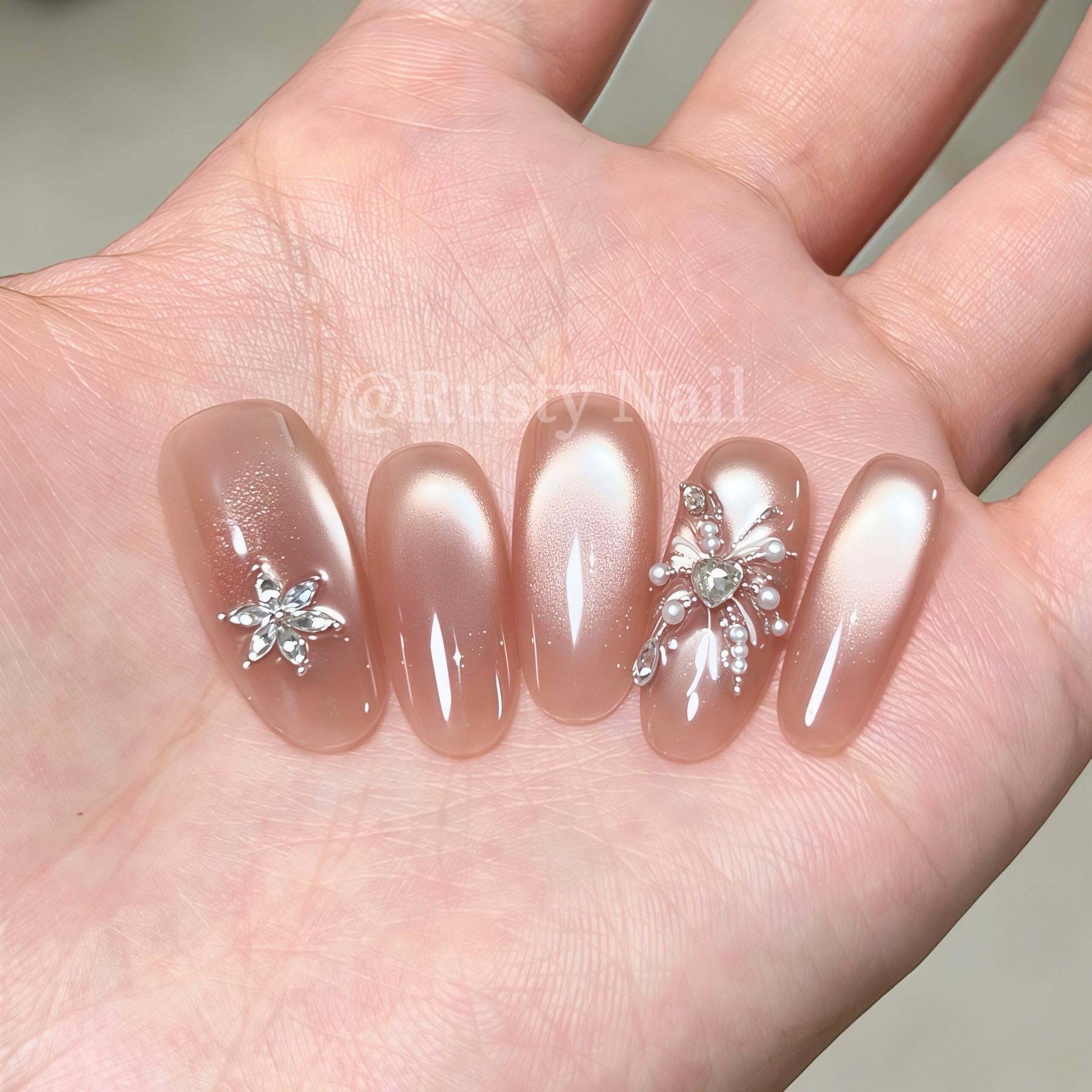 【白日烟火】高级感爆闪烟花拼钻手工穿戴甲裸色猫眼显白美甲贴片,彩妆/香水/美妆工具,穿戴甲/甲片,淘宝优惠券,粉丝福利购,淘宝优惠卷